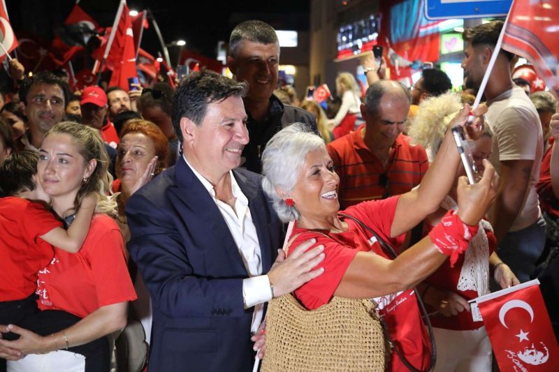 BODRUM’DA HALK MEYDANLARA SIĞMADI