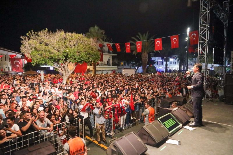 BODRUM’DA HALK MEYDANLARA SIĞMADI