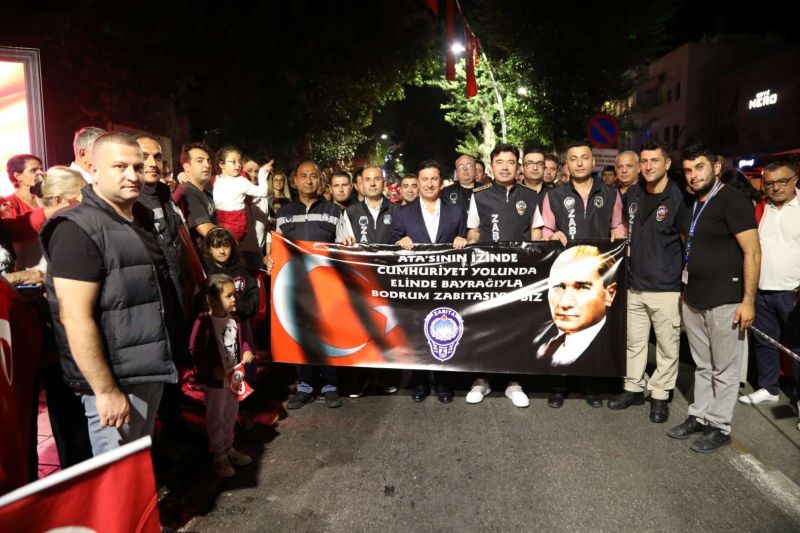 BODRUM’DA HALK MEYDANLARA SIĞMADI