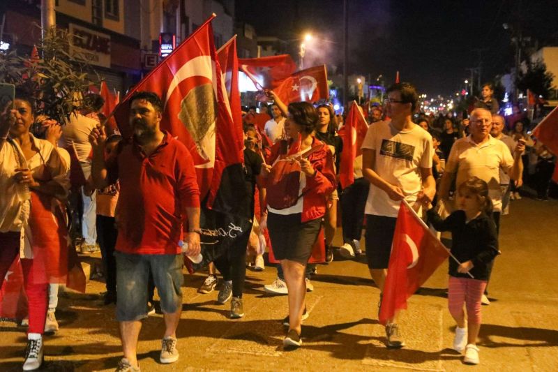 BODRUM’DA HALK MEYDANLARA SIĞMADI