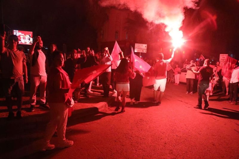 BODRUM’DA HALK MEYDANLARA SIĞMADI
