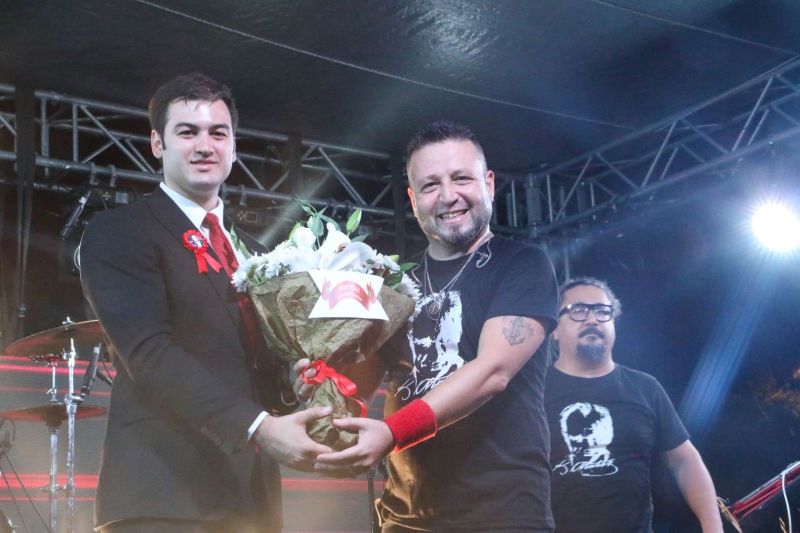 BODRUM’DA HALK MEYDANLARA SIĞMADI