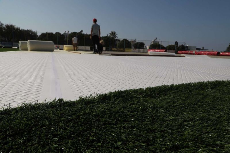 TURGUTREİS FUTBOL SAHASI YENİLEME ÇALIŞMALARINDA SON AŞAMAYA GELİNDİ