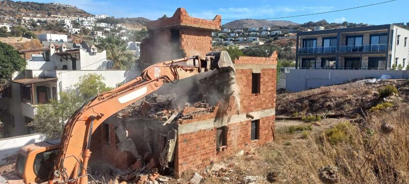 BODRUM’DA KAÇAK YAPILAŞMA İLE MÜCADELE SÜRÜYOR