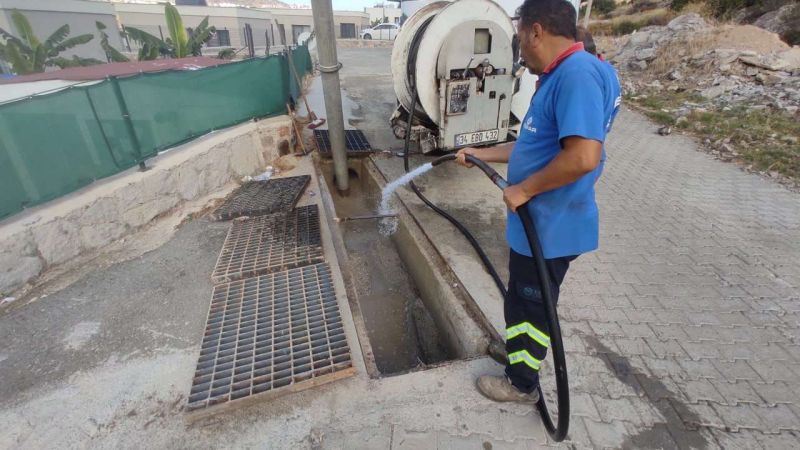 BODRUM BELEDİYE EKİPLERİ YAĞMUR MESAİSİNDE