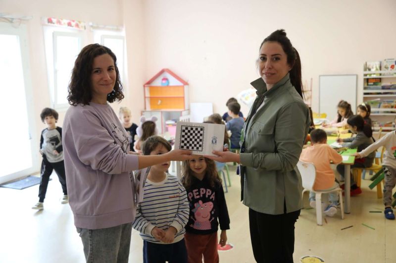 BELEDİYEDEN ANAOKULU ÖĞRENCİLERİNE HEDİYE