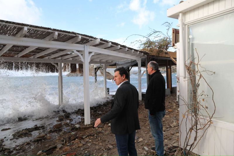 BAŞKAN ARAS’TAN FIRTINADAN ETKİLENEN İŞ YERLERİNE ZİYARET