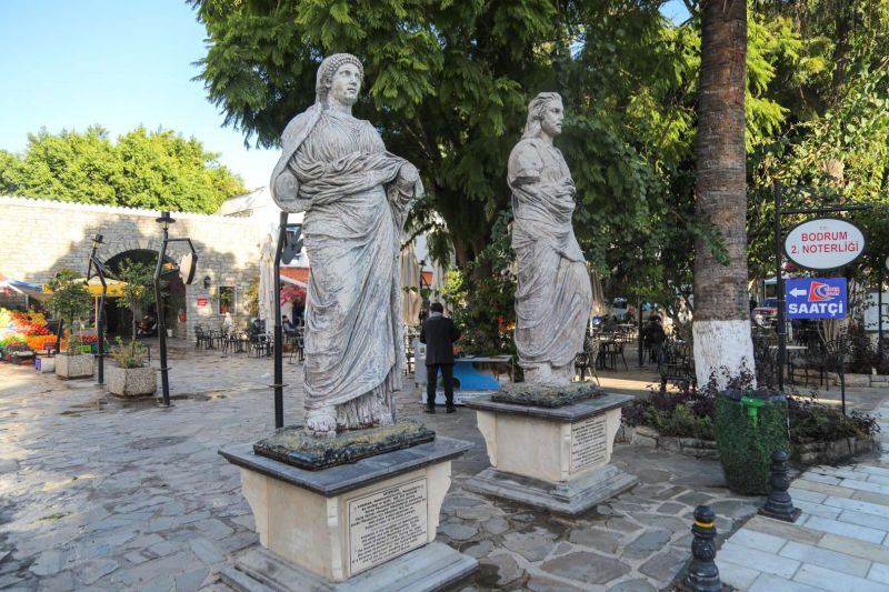 BODRUM GIDA ÇARŞISI ÖZGÜN YAPISIYLA HİZMET VERİYOR