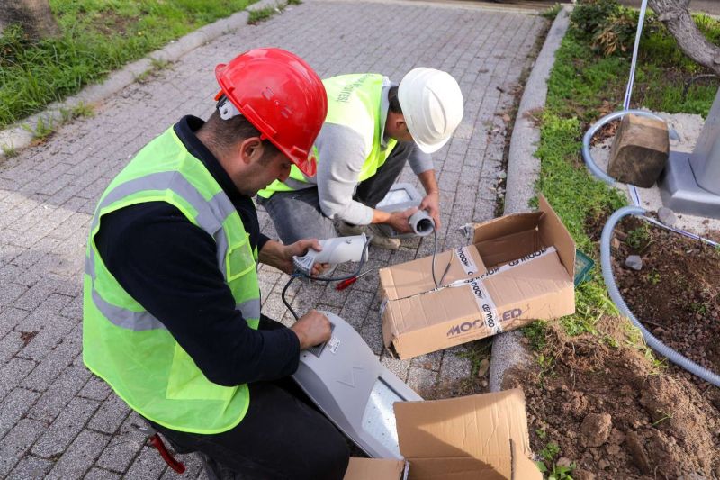 BELEDİYEDEN AYDINLATMA ÇALIŞMALARI