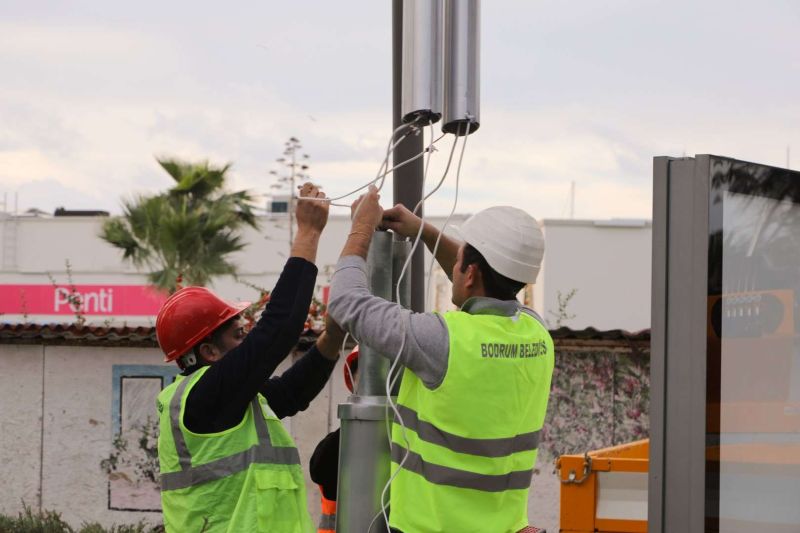 BELEDİYEDEN AYDINLATMA ÇALIŞMALARI