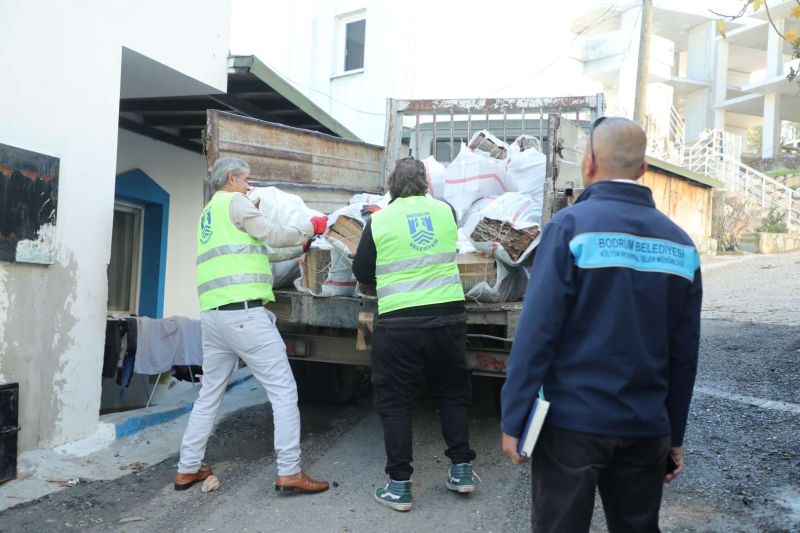 BELEDİYEDEN VATANDAŞLARA YAKACAK DESTEĞİ