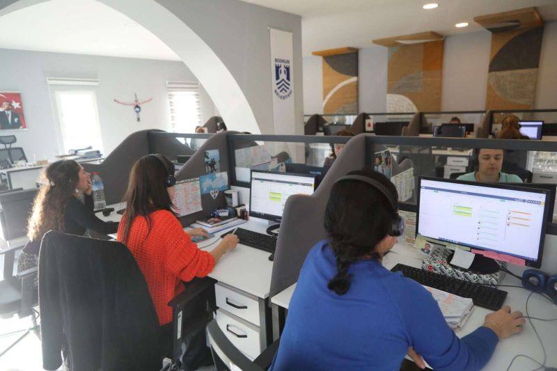 ÇAĞRI MERKEZİ 2023 YILINDA 5 BİN 300 SAAT GÖRÜŞME YAPTI