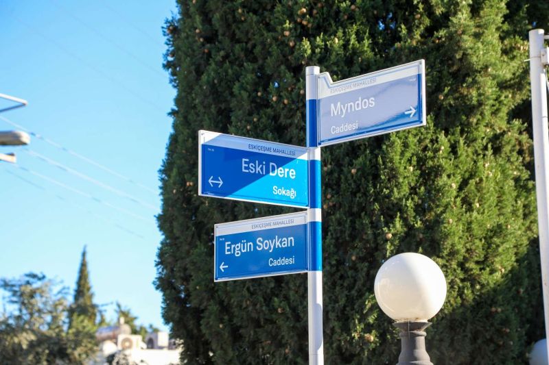 CADDE VE SOKAK TABELALARI YENİLENİYOR