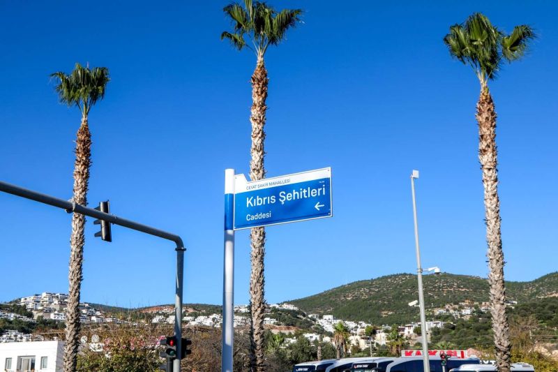 CADDE VE SOKAK TABELALARI YENİLENİYOR