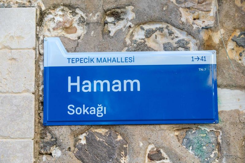 CADDE VE SOKAK TABELALARI YENİLENİYOR