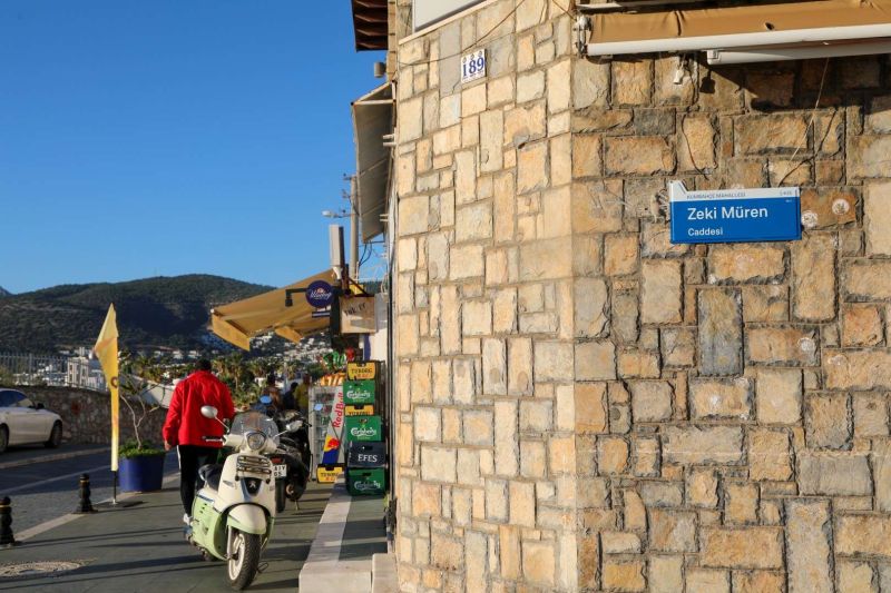 CADDE VE SOKAK TABELALARI YENİLENİYOR