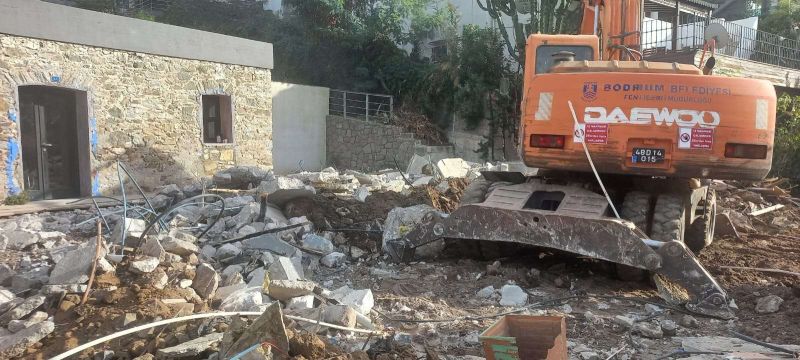 KAÇAK YAPILAŞMA İLE MÜCADELE SÜRÜYOR