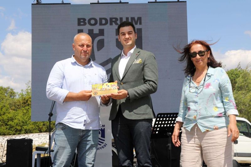 CANLAR ŞENLİĞİNE YOĞUN İLGİ