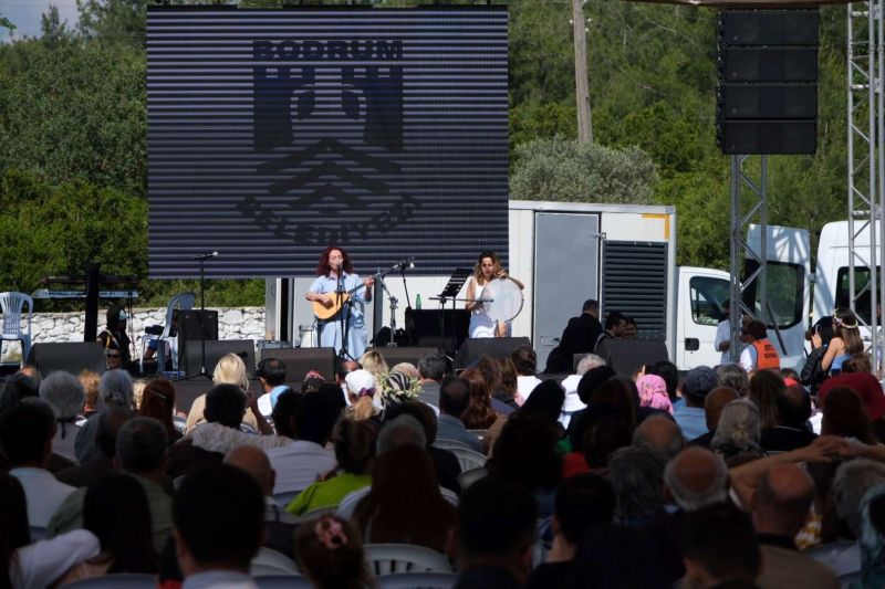 CANLAR ŞENLİĞİNE YOĞUN İLGİ