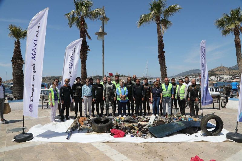 KUMBAHÇE SAHİLİNDE DENİZ DİBİ TEMZİLİĞİ