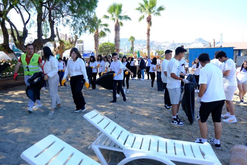 YALIKAVAK’TA DENİZ DİBİ TEMİZLİĞİ