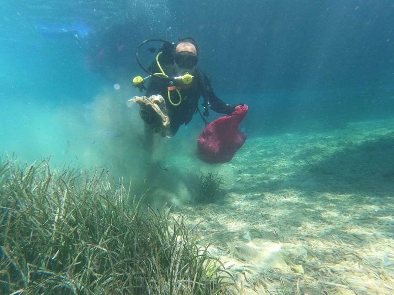 YALIKAVAK’TA DENİZ DİBİ TEMİZLİĞİ