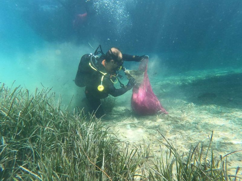 YALIKAVAK’TA DENİZ DİBİ TEMİZLİĞİ