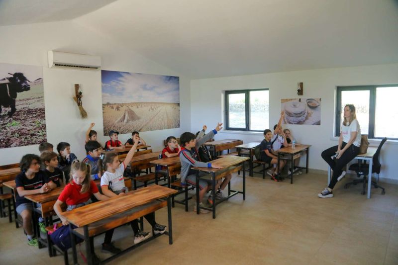 ÖĞRENCİLERDEN TARIM OKULU ZİYARETİ