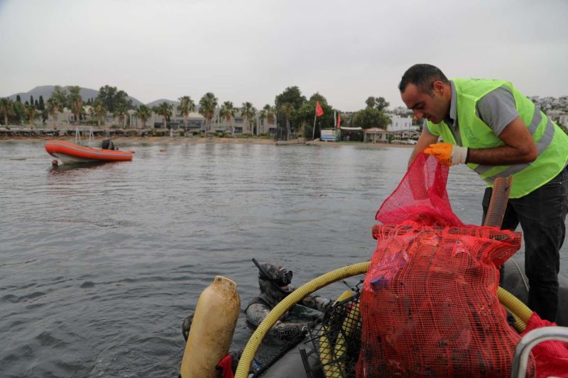 DENİZ DİBİ TEMİZLİĞİ BİTEZ’DE DEVAM ETTİ