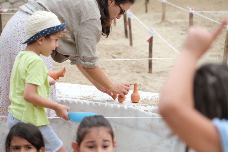 MİNİK ARKEOLOGLAR İŞ BAŞINDA