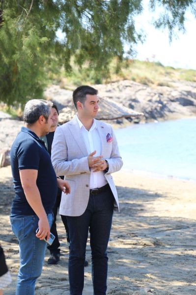 BELEDİYEDEN PLAJLARDA TEMİZLİK VE DÜZENLEME ÇALIŞMASI