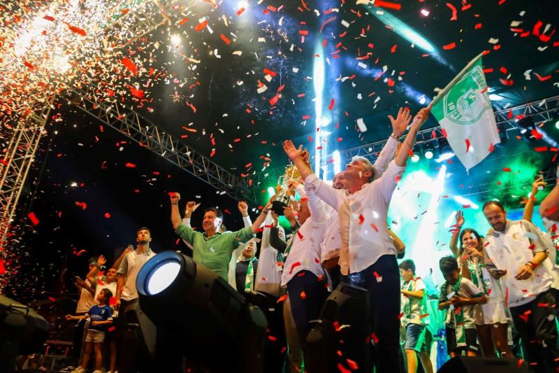 BİNLERCE BODRUMLU, SÜPER LİG’E YÜKSELİŞİ KUTLADI