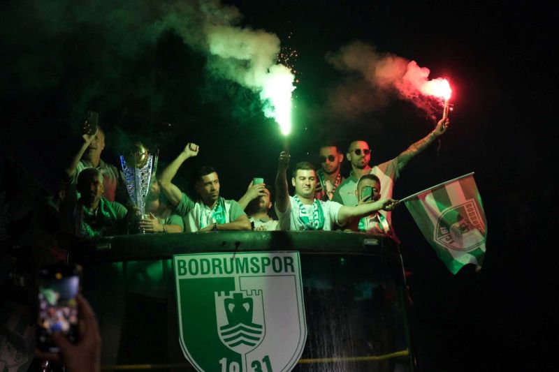 BİNLERCE BODRUMLU, SÜPER LİG’E YÜKSELİŞİ KUTLADI