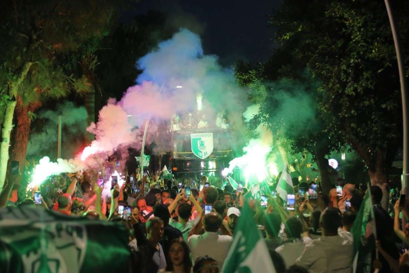 BİNLERCE BODRUMLU, SÜPER LİG’E YÜKSELİŞİ KUTLADI
