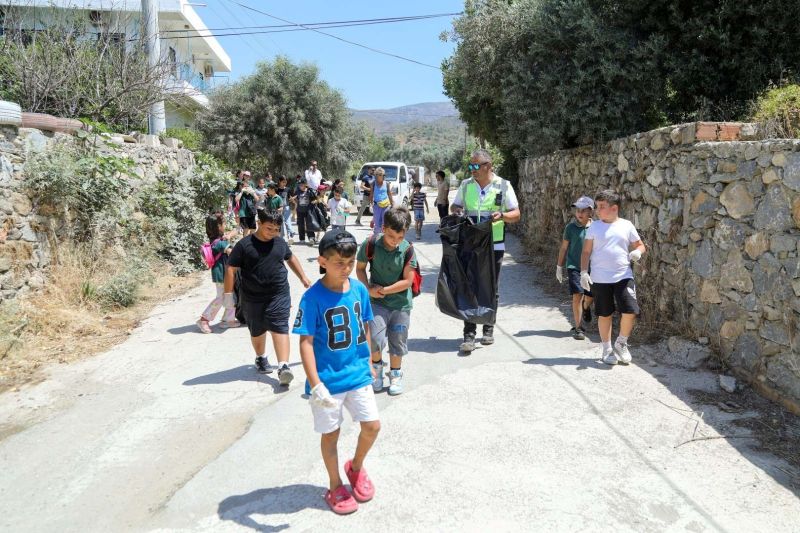 MİNİK ELLER, MAZI SAHİLİNİ TEMİZLEDİ