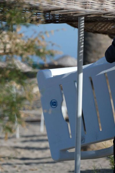 ŞEZLONGLAR YENİDEN HALK PLAJLARINDA