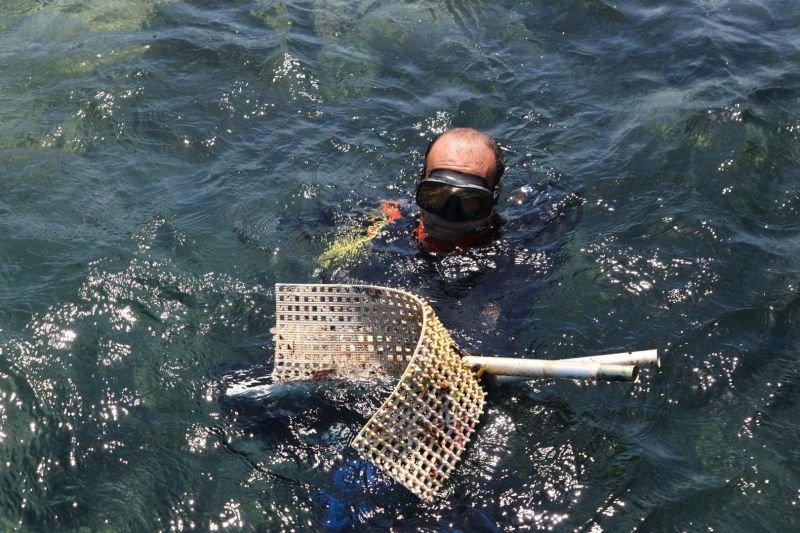 GÜMÜŞLÜK’TE DENİZ DİBİ TEMİZLİĞİ