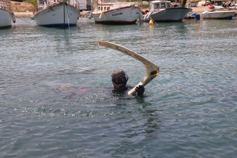 GÜMBET’TE DENİZ DİBİ TEMİZLİĞİ