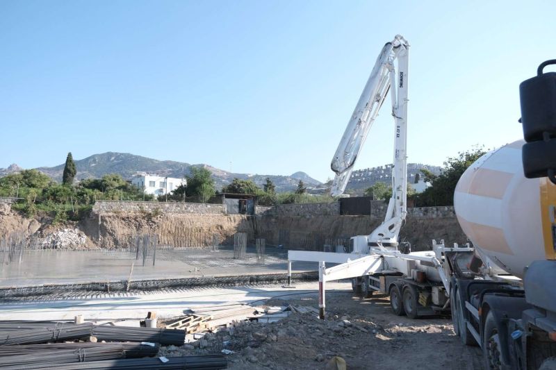 BAŞKAN MANDALİNCİ, YALIKAVAK PAZAR YERİ ÇALIŞMALARINI İNCELEDİ