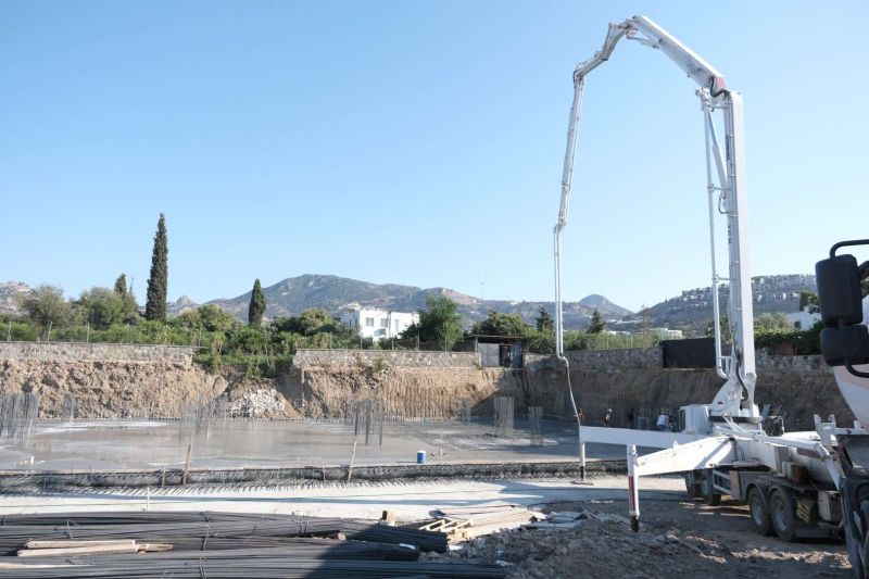 BAŞKAN MANDALİNCİ, YALIKAVAK PAZAR YERİ ÇALIŞMALARINI İNCELEDİ