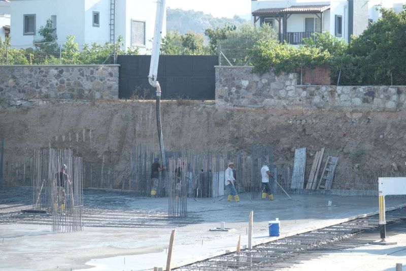 BAŞKAN MANDALİNCİ, YALIKAVAK PAZAR YERİ ÇALIŞMALARINI İNCELEDİ