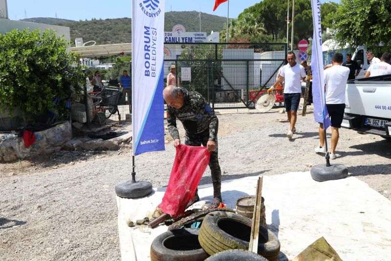 TORBA’DA DENİZ DİBİ TEMİZLİĞİ