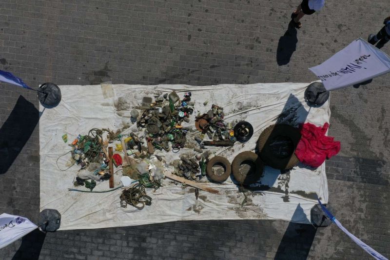 GÜVERCİNLİK’TE DENİZ DİBİ TEMİZLİĞİ