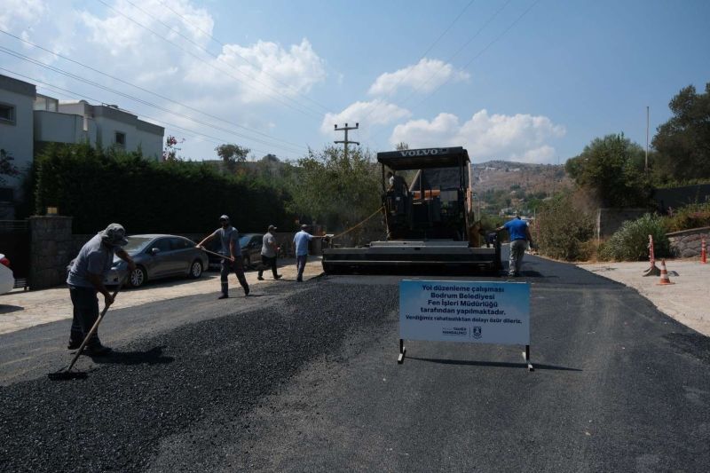 SU HATTI DEĞİŞEN CADDEDE SICAK ASFALT ÇALIŞMASI