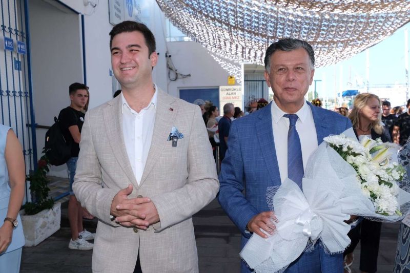 İKİ YAKA, DOSTLUK KONSERİNDE BULUŞTU