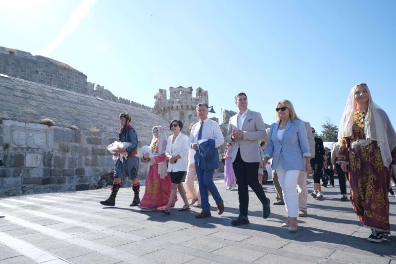 İKİ YAKA, DOSTLUK KONSERİNDE BULUŞTU