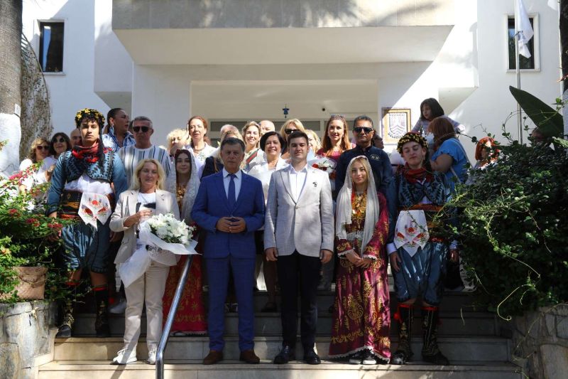 İKİ YAKA, DOSTLUK KONSERİNDE BULUŞTU