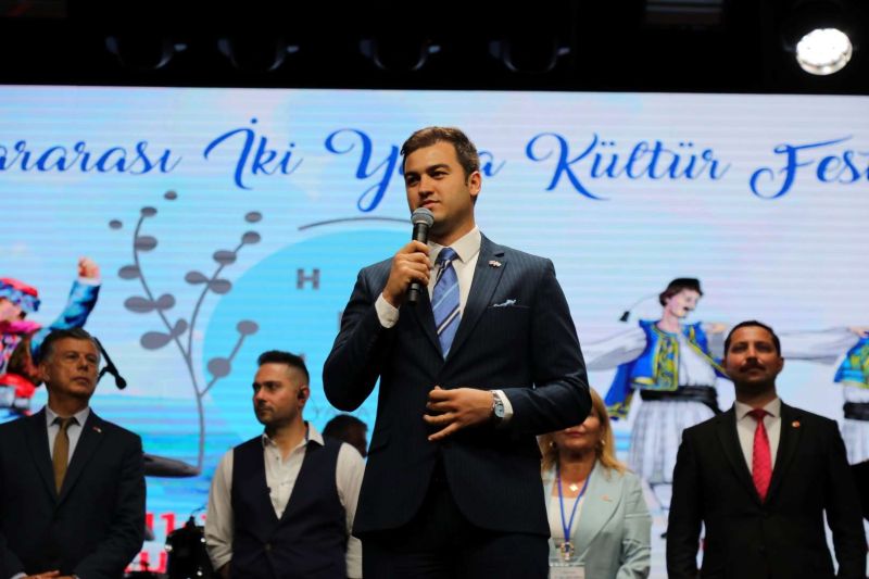 İKİ YAKA, DOSTLUK KONSERİNDE BULUŞTU