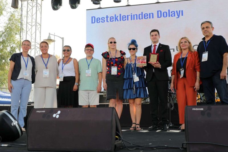 GALA KONSERİNDE ŞEVVAL SAM COŞKUSU