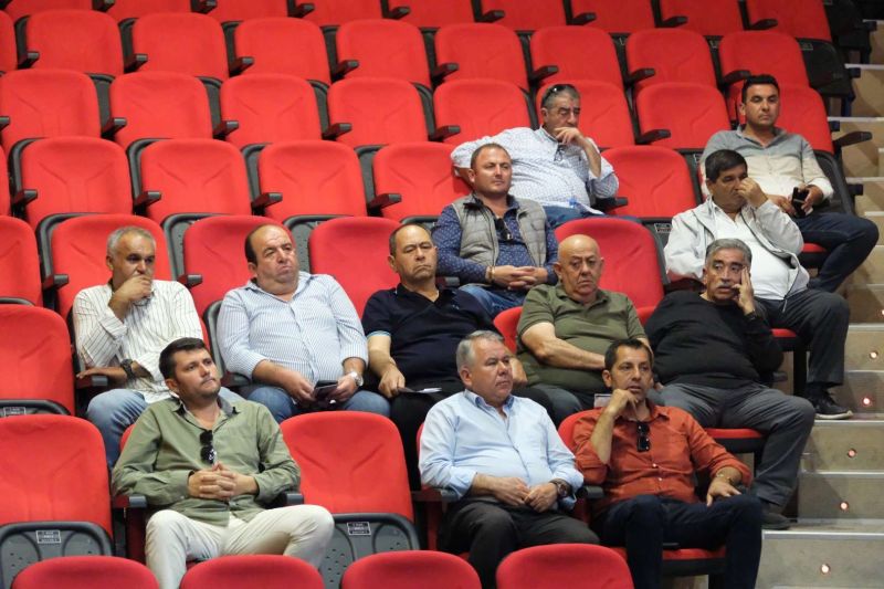 BAŞKAN MANDALİNCİ, MUHTARLARLA BİR ARAYA GELDİ